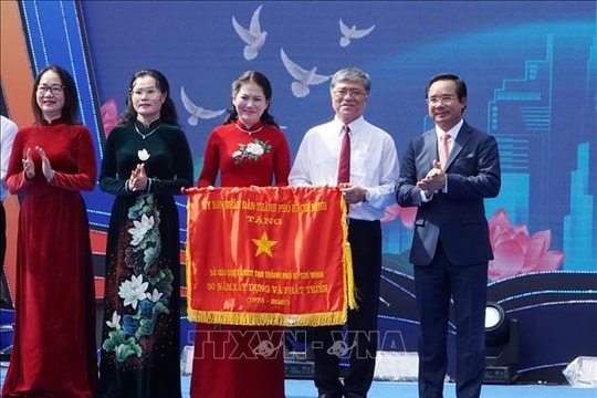 Tri ân đội ngũ nhà giáo và khẳng định vai trò then chốt của giáo dục