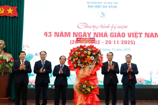 Đại học Đà Nẵng tôn vinh cá nhân, tập thể tiêu biểu