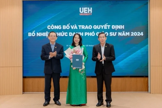 Đề xuất thí điểm tự công nhận GS, PGS: Cần lộ trình và quy chuẩn rõ ràng