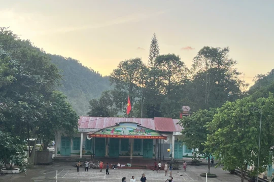 Nỗ lực xóa mù chữ và nâng cao dân trí ở khu vực biên giới Mường Nhà