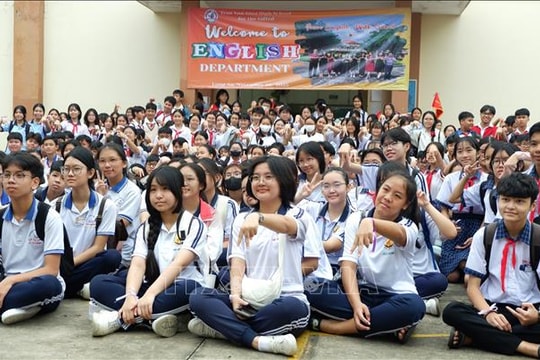 Hơn 1.400 học sinh trải nghiệm 'Một ngày làm học sinh trường Chuyên'