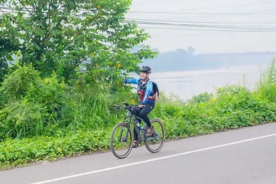 "Giáo sư quần đùi” đạp xe 400km trong 24 giờ, chở theo lời kêu gọi đặc biệt