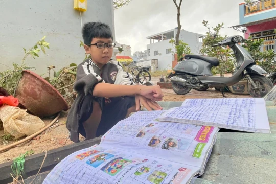 Trường học khu vực miền Trung - Tây Nguyên: Cùng học trò vượt qua thiên tai