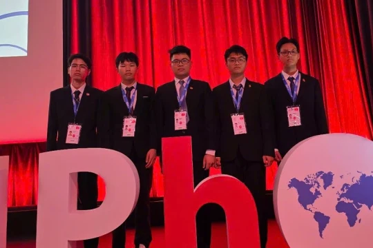 Đầu tư và đãi ngộ xứng tầm: Yếu tố then chốt phát triển học sinh giỏi quốc tế