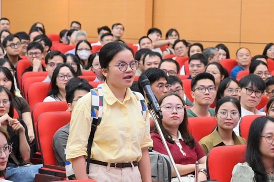 Tranh luận việc xếp bác sĩ nội trú, chuyên khoa I tương đương thạc sĩ