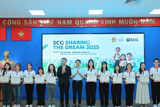 Tiếp sức sinh viên vượt khó, xây dựng thế hệ nhân lực trẻ bền vững