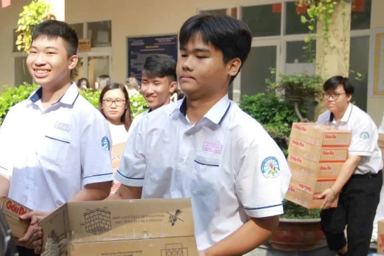 Sở GD&ĐT TPHCM phát động toàn ngành hỗ trợ đồng bào miền Trung