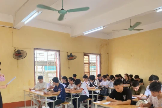 Để thí điểm hiệu quả nội dung giáo dục trí tuệ nhân tạo ở trường vùng khó