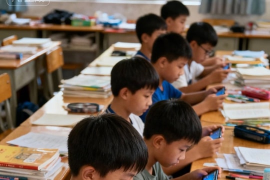 Mẹ cầu cứu vì con nghiện điện thoại, cộng đồng mạng “dậy sóng”