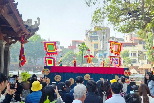 Đưa di sản đến gần người trẻ