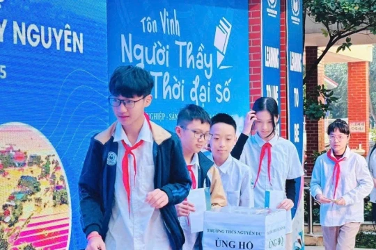 Sát cánh cùng miền Trung, trường giúp trường sau lũ dữ