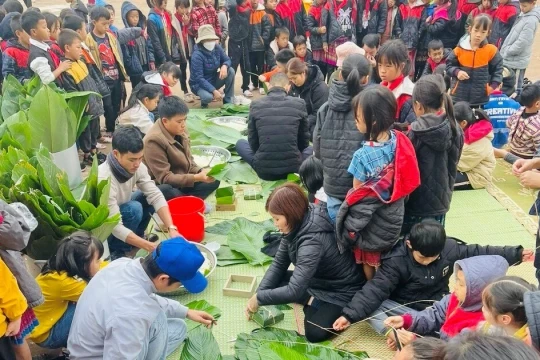 Nà Bủng kiên trì nâng cao dân trí và bền bỉ xóa mù chữ nơi biên giới