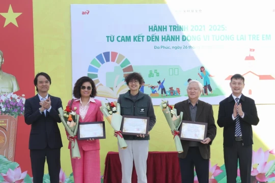 Giúp học sinh cận nghèo khu vực đô thị tiếp cận môi trường học tập an toàn