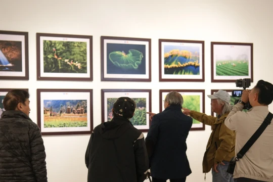 Khai mạc Triển lãm ảnh kỷ niệm 70 năm quan hệ ngoại giao Việt Nam – Indonesia