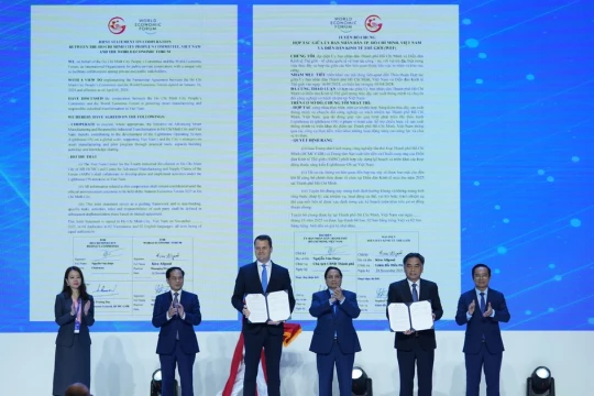 Tuyên bố chung thúc đẩy sản xuất thông minh giữa TPHCM và WEF