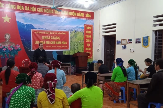 Xóa mù chữ, mở cánh cửa tri thức cho phụ nữ vùng cao