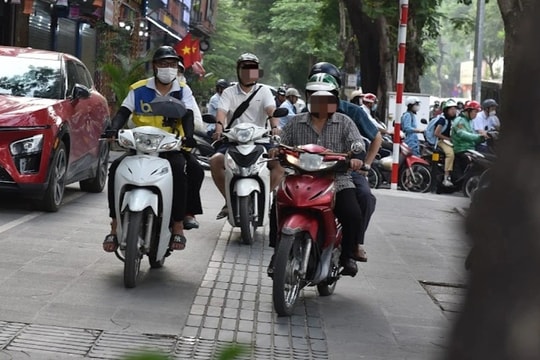 182 xe máy đi trên vỉa hè có biển số sau nhanh chóng nộp phạt nguội theo Nghị định 168