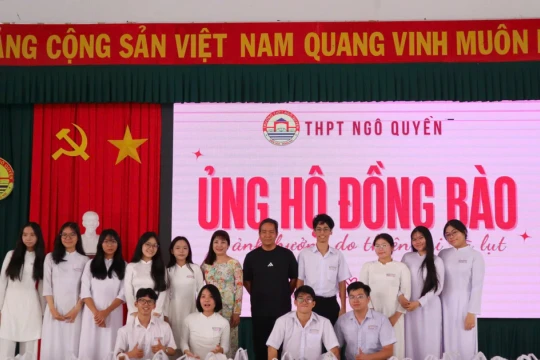 Ấm áp những cuốn vở, bút viết của học sinh Đồng Nai gửi bạn vùng lũ