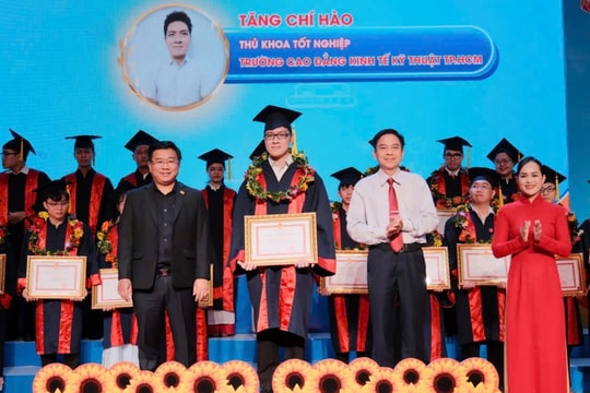 Thủ khoa GPA 4.0 áp lực khi… bước ra khỏi giảng đường