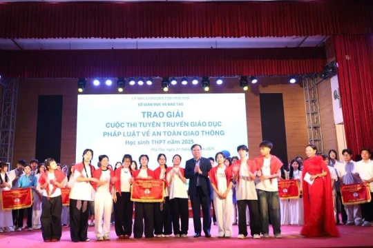 Học sinh Phú Thọ sôi nổi thi tuyên truyền an toàn giao thông