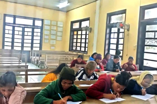 Nỗ lực xóa mù chữ tại A Lưới