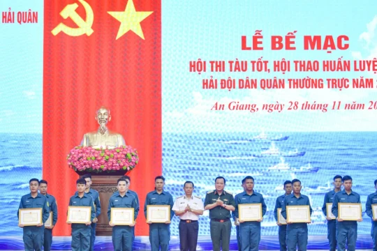 Sôi nổi Hội thi tàu tốt, Hội thao huấn luyện tàu Hải đội Dân quân thường trực