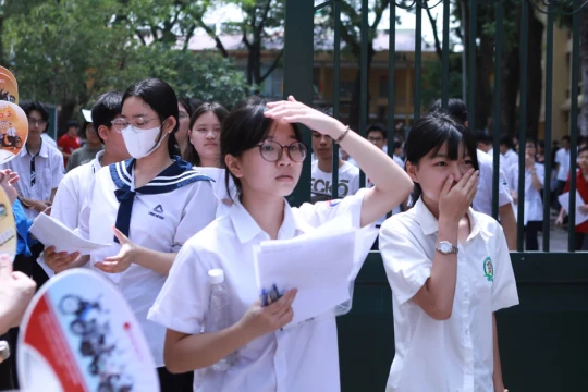 Hà Nội thi vào lớp 10 cuối tháng 6/2026: Thuận lợi đan xen thách thức