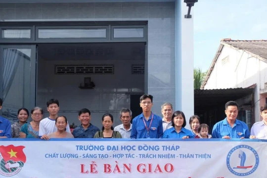 Tiếp lửa thoát nghèo cho sinh viên từ ngôi nhà 5.000 đồng