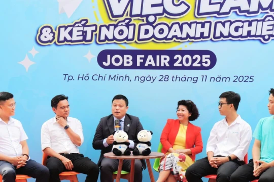 Nhiều cơ hội việc làm tại Job Fair 2025 của Hoa Sen College