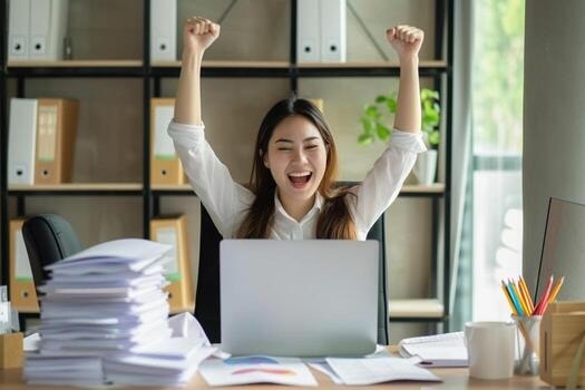 Tử vi hôm nay: 4 con giáp ăn LỘC lớn ngày 29/11/2025, tiền của đổ về tới tấp