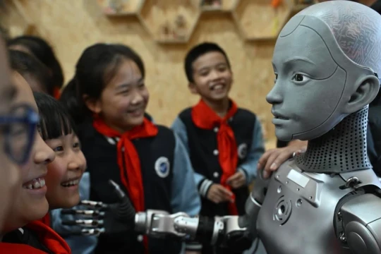 Trí tuệ nhân tạo vật lý: Khi robot học cử chỉ con người