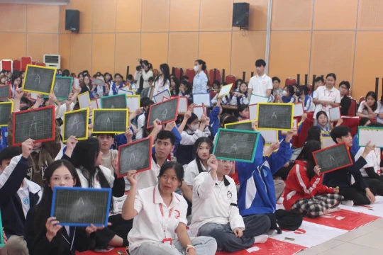 Gắn kết sinh viên thông qua hoạt động khám phá văn hóa Việt - Trung