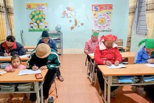 Xóa mù chữ ở Ca Thành