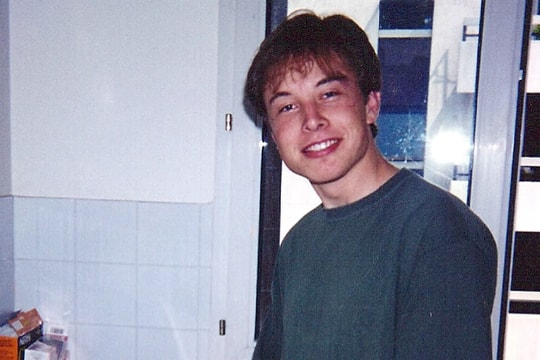 Học vấn đầy bất ngờ của người giàu nhất thế giới, bỏ học tiến sĩ sau 2 ngày