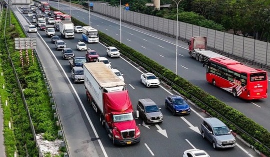 Lái xe liên tục không quá 4 tiếng, nếu tắc đường, không có trạm dừng nghỉ… sẽ tính thế nào?