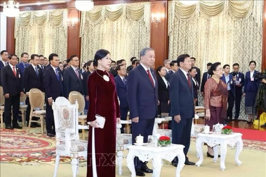 Tổng Bí thư Tô Lâm nhận Huân chương Vàng Quốc gia của Nhà nước Lào