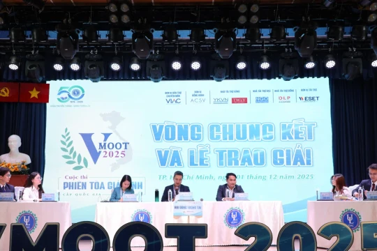 Sinh viên tranh tụng quyết liệt vụ kiện giả định về tranh chấp hợp đồng gọi vốn