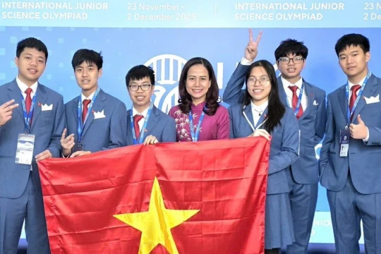 6 học sinh Việt Nam giành huy chương Olympic khoa học trẻ thế giới