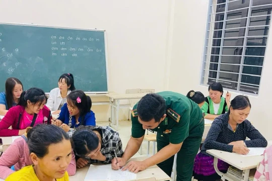 Lớp học ‘đặc biệt’ giữa đại ngàn biên giới