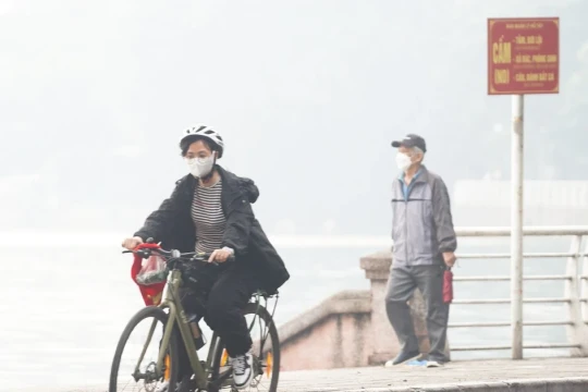 Hà Nội triển khai drone theo dõi, phun sương dập bụi giảm ô nhiễm không khí