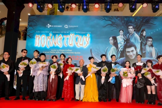 Anh Tú Atus hóa thân hoàng tử tà ác trong phim ‘Hoàng tử quỷ’