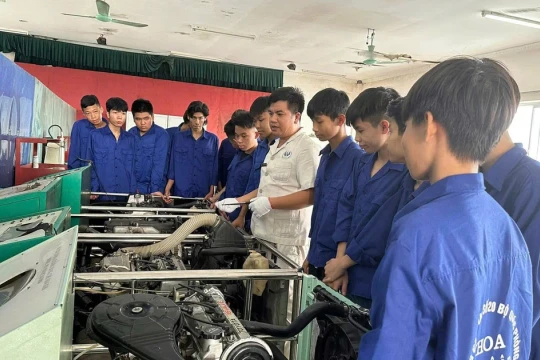 Chuẩn nghề nghiệp giáo viên GD thường xuyên: Yêu cầu cấp thiết từ thực tiễn