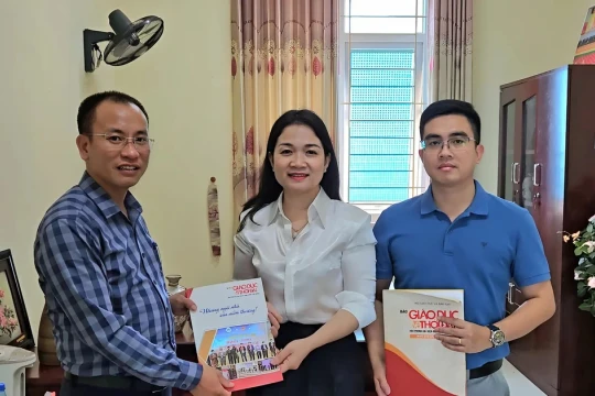 Chuyện những người 'giữ lửa' thông tin