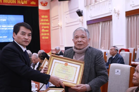 Vinh danh các nhà giáo đi B thuộc Hội Cựu Giáo chức Bộ GD&ĐT