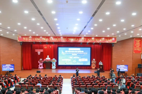 Diễn đàn khoa học quốc gia thúc đẩy đổi mới sáng tạo từ AI và công nghệ xanh
