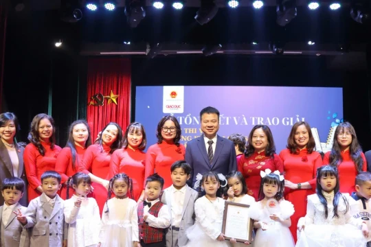 Cô trò trường mầm non đạt giải Sáng tạo Cuộc thi viết về thầy cô và mái trường