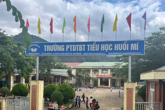 Nậm Nèn bứt phá nâng cao dân trí, xóa mù chữ