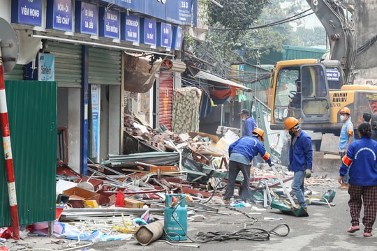 Hà Nội phá dỡ loạt công trình để làm tuyến đường ‘đắt nhất hành tinh’