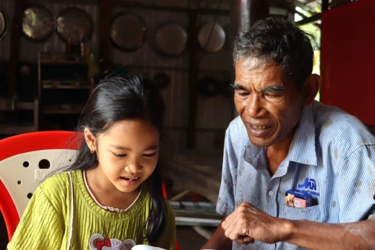 Giữ gìn tiếng nói, chữ viết đồng bào dân tộc thiểu số ở Cà Mau