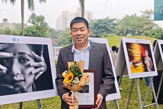 Thầy giáo Tuyên Quang đạt giải tại Cuộc thi Ảnh nghệ thuật quốc tế